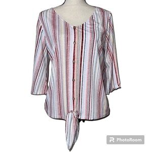 LATE AUGUST women's medium 3/4 sleeve blouse v-neck button accent tie bottom